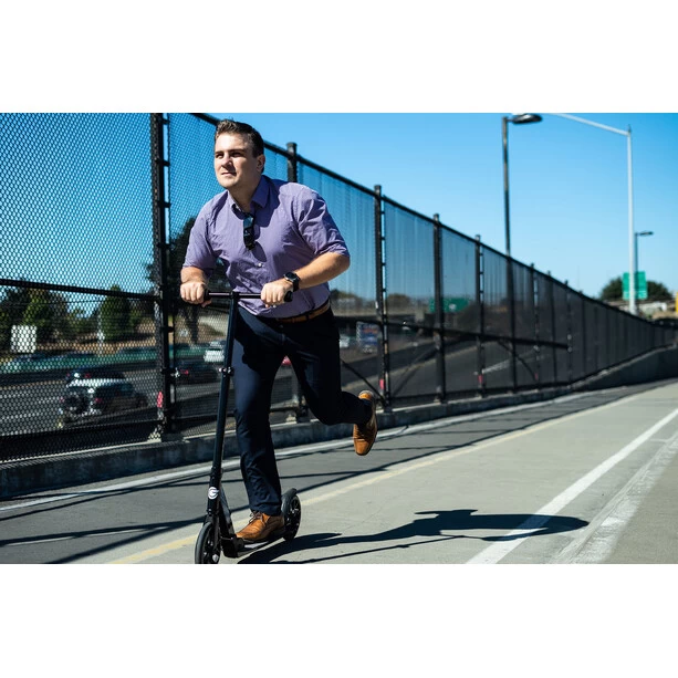 CityGlide C200 Tretroller Schwarz 7 CityGlide C200 Tretroller Schwarz – Bild 5